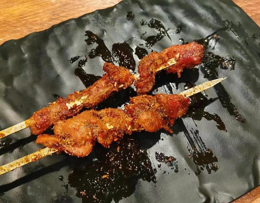 木屋烧烤 - 烤五花肉串