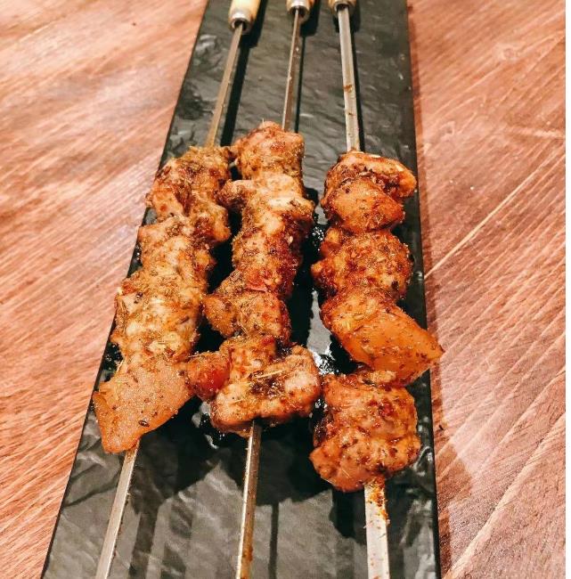 木屋烧烤 - 烤羊肉串