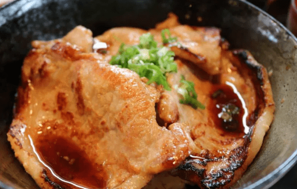 梅花小馆 - 川味豚肉饭